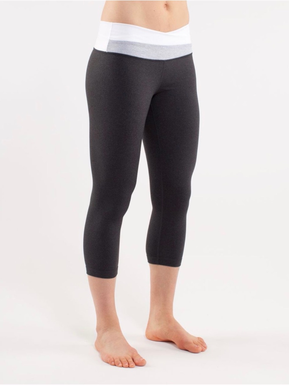 LULULEMON astra crop legging